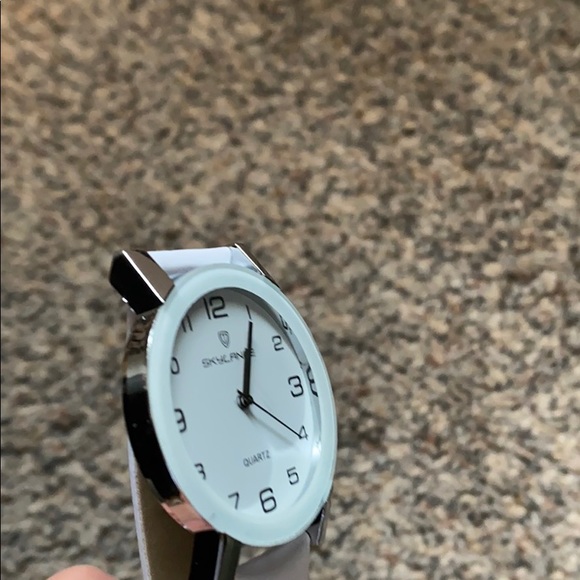 watch - Picture 4 of 4